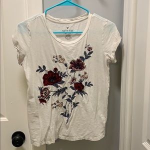 Floral white American Eagle T shirt